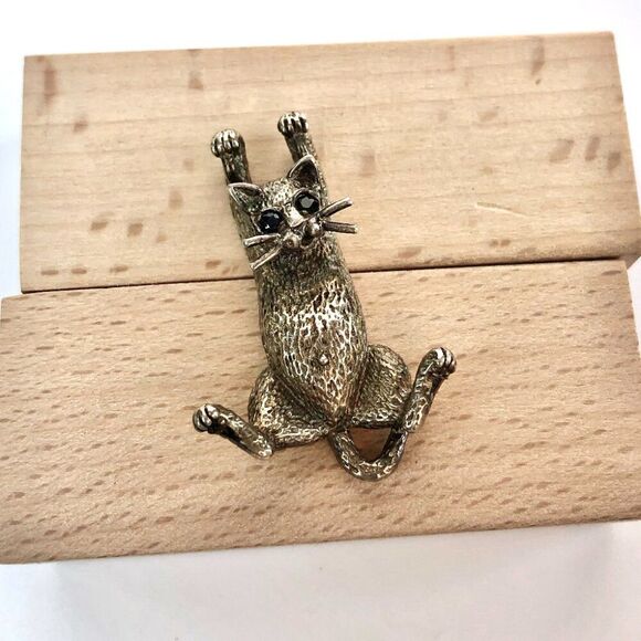 Vintage Sterling Silver Cat Pendant Necklace Charm "Hang-in-There" 3-D Gemstones - Picture 2 of 8